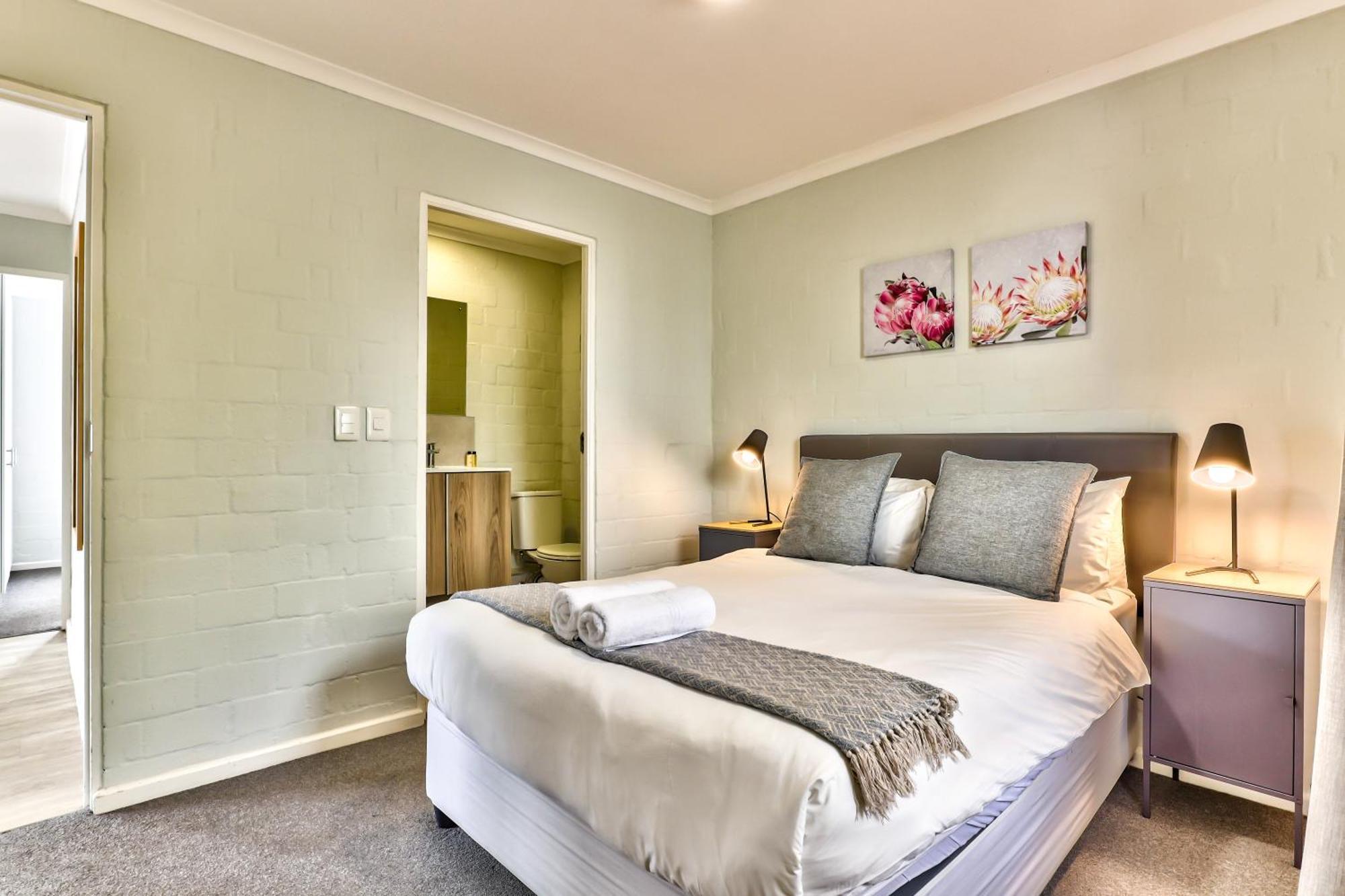 Wink Eaton Square Hotel 3*